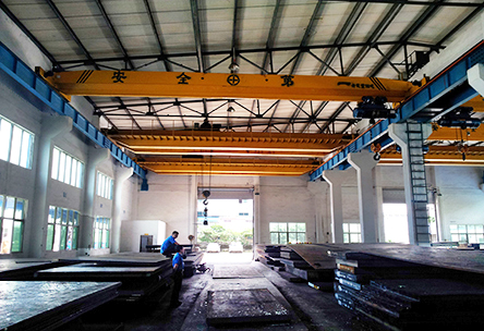 雙梁橋式起重機(jī) 雙梁橋式起重機(jī)